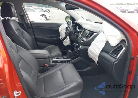 2017 Hyundai Tucson Limited z USA, uszkodzony, nr VIN KM8J3CA2XHU372278